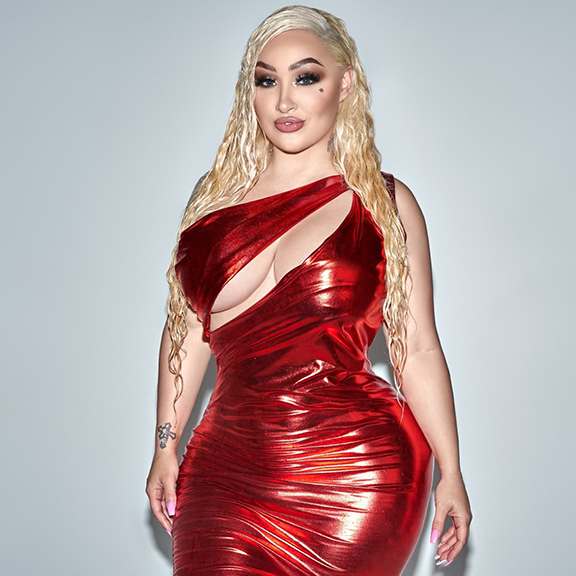 Landzter.Com - Everyone Loves Barbie